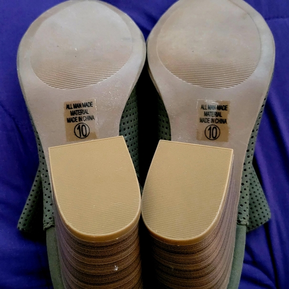 Charlotte Russe olive colored shoe bootie, 10 - Picture 4 of 4